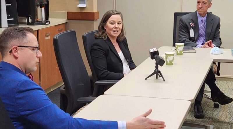 A group of health care workers make recommendations